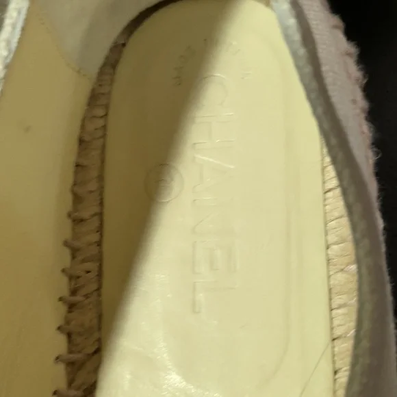 RARE Sz 42 CHANEL Espadrilles - Cream and Black - Picture 3 of 9